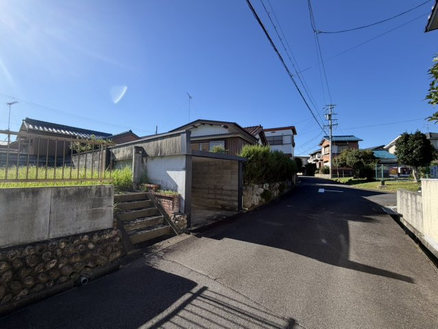 【前面道路含む現地写真】の画像