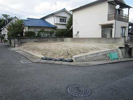 広島市安佐南区山本5丁目　新築一戸建ての前面道路含む現地写真