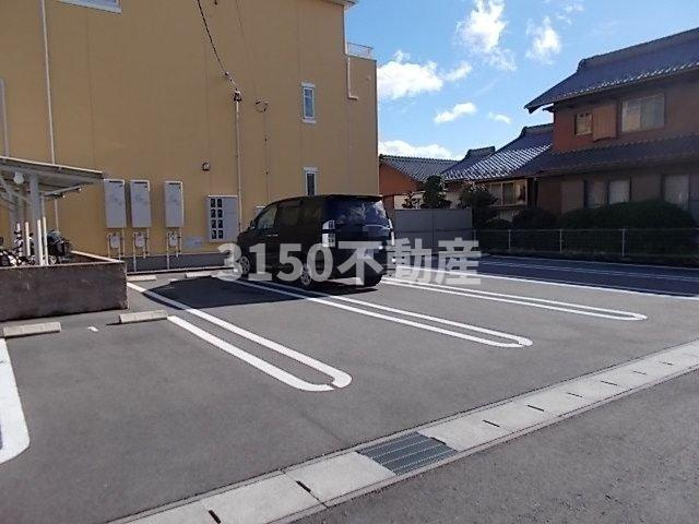 ステュディオ・マユの駐車場|駐車場に車を止められます