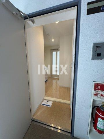横浜市保土ケ谷区宮田町１丁目の賃貸マンションの玄関