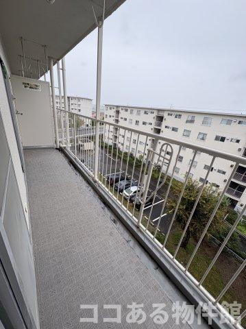 神陵台東住宅48号棟のバルコニー