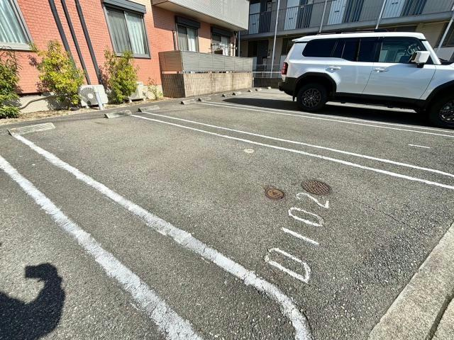 クラヴィエ南町ノ坪　Dの駐車場