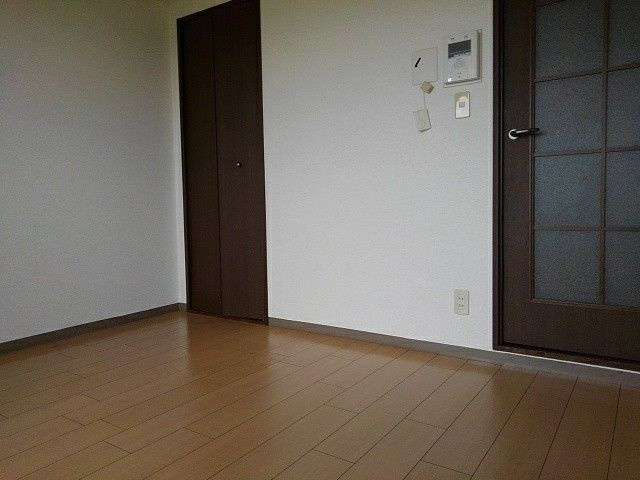 新横浜ＦＳビルの居間・リビング