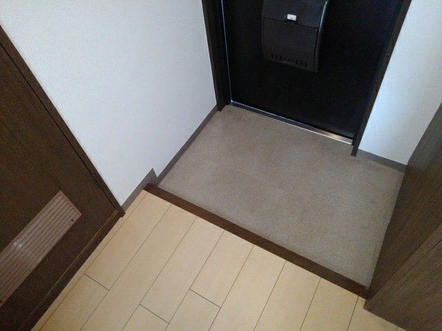 新横浜ＦＳビルの玄関