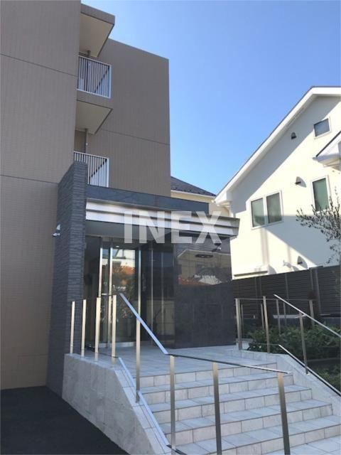 横浜市鶴見区馬場７丁目の賃貸マンションのエントランス