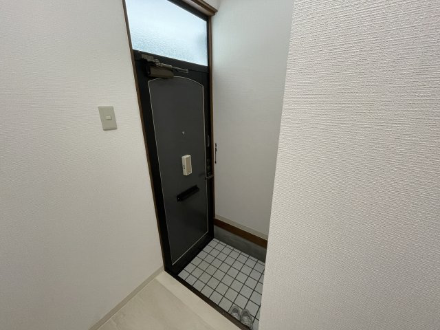 【玄関】 | HAPPINESS 8 | 別の部屋写真です
