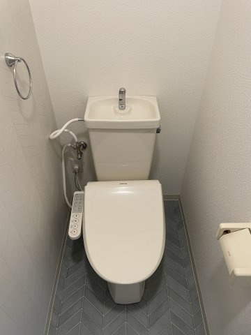 【トイレ】 | HAPPINESS 8 | 別の部屋写真です