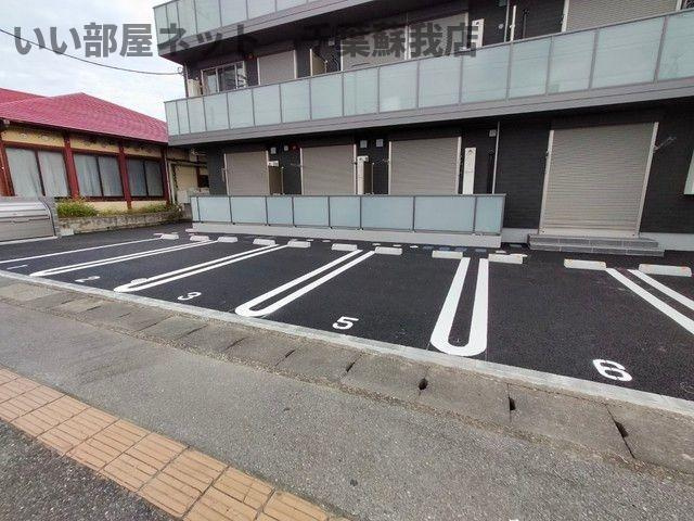 （仮称）市原市白金町マンションの駐車場|駐車場に車を止められます
