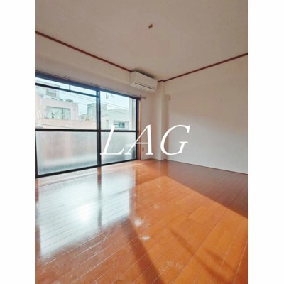 【居間・リビング】 | 栄マンション | 洋室のお部屋です。
