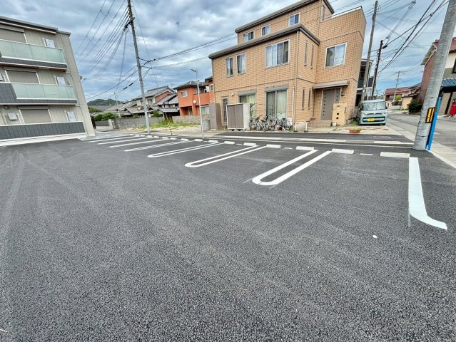 D－PLACE町坪の駐車場
