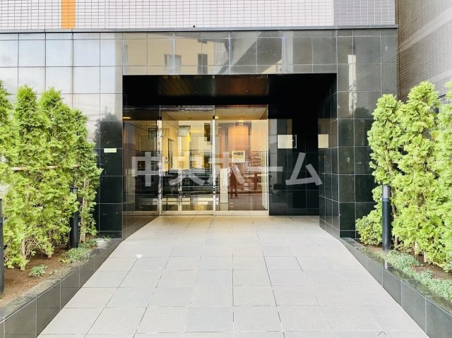 CQレジデンシャル西日暮里ステーションフロントのエントランス|【エントランス】マンションのエントランスは、その物件の印象を決める、顔とも言える場所です。毎日通る場所ですからきれいなのが良いです。
