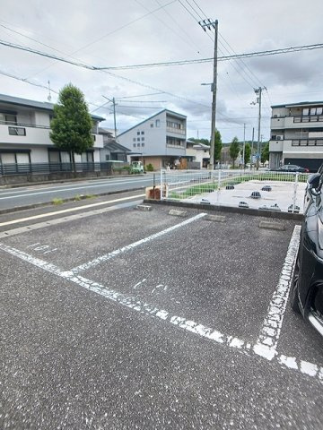 コーポ中岡の駐車場|駐車場