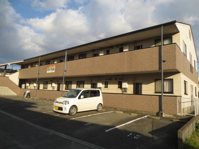 コーポアベニュー大城【キャッシュバック対象物件】の駐車場|駐車場に車を止められます