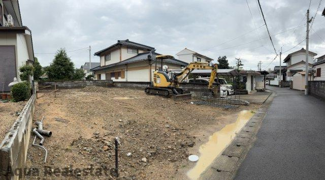 リナージュ鳴門市撫養町斎田　01期の前面道路含む現地写真
