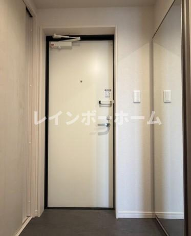 robot home 一之江Ⅲの玄関