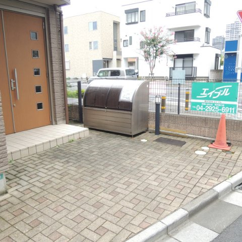 シャーメゾン所沢のエントランス