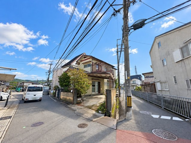 槙島町薗場の前面道路含む現地写真