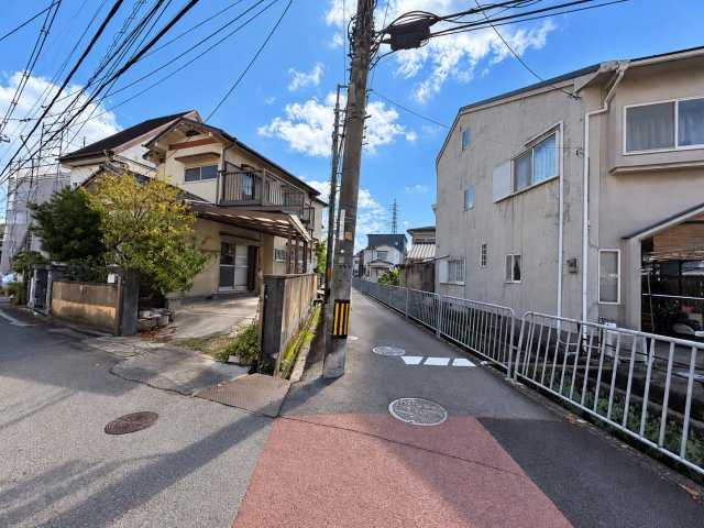 槙島町薗場の前面道路含む現地写真