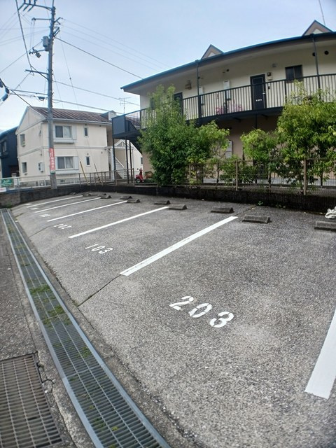 コーポいけのうえの駐車場|駐車場