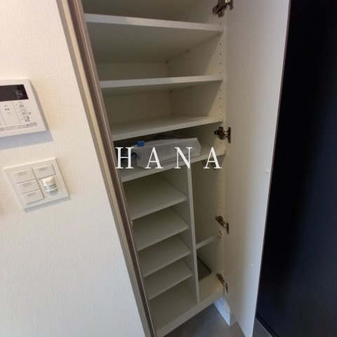 Ｓ－ＲＥＳＩＤＥＮＣＥ原木中山ａｚｕｒｅの玄関