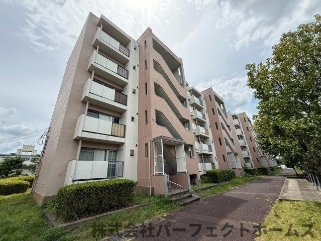 釈尊寺第一住宅2号棟の外観|建物外観を気になさる方へ、見た目の良い物件です