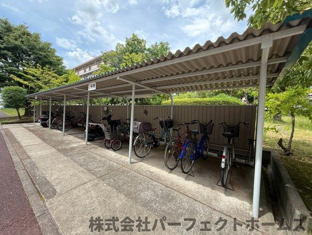 釈尊寺第一住宅2号棟の駐輪場