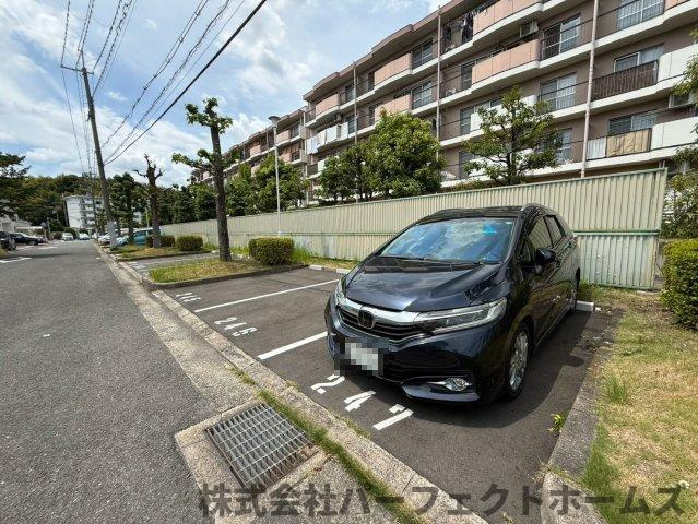 釈尊寺第一住宅2号棟の駐車場|駐車場があります