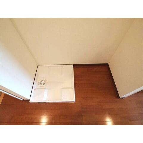 【設備】 | CASA MIA NAKANOBU | 洗濯機置き場です