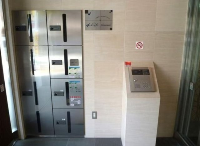 【その他共用部分】 | CASA MIA NAKANOBU | 宅配ボックスです

