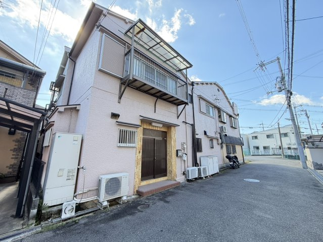 石津南町テラスの外観