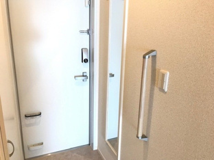 落ち着いた玄関です