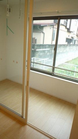 お洗濯にも便利なバルコニー付き