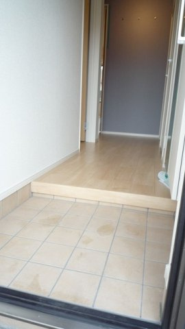 収納もある玄関です