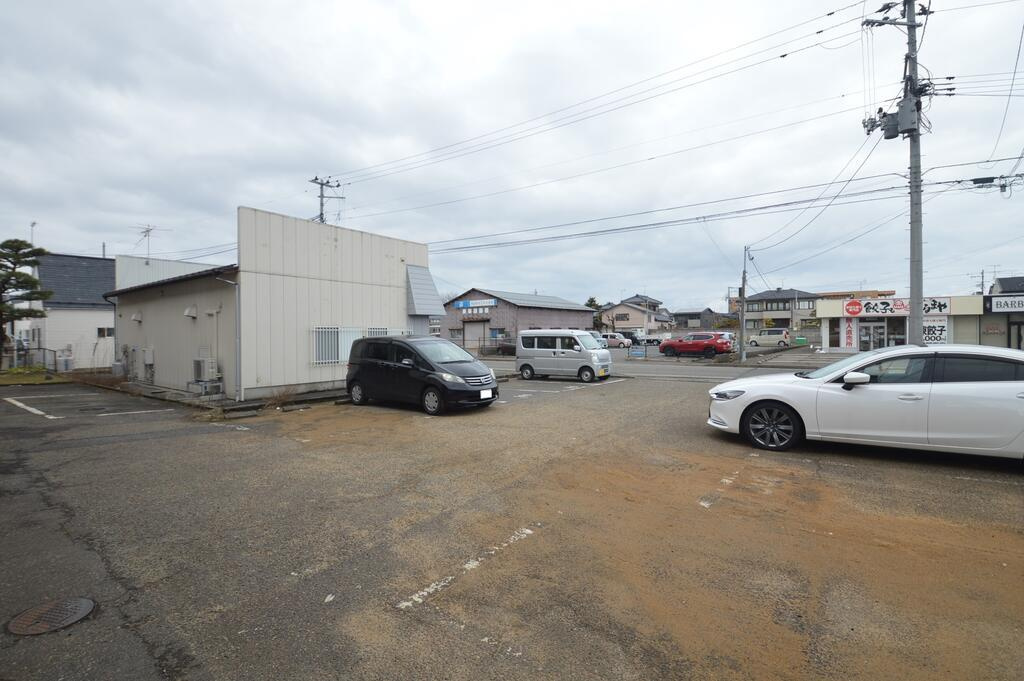 ハイツ遠藤の駐車場