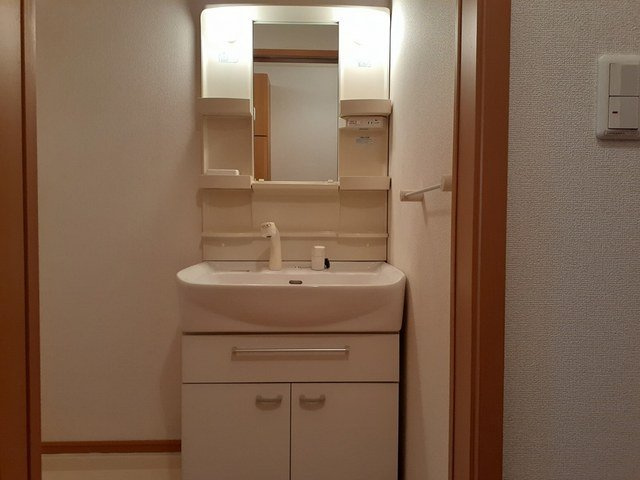 コンパクトで使いやすい洗面所