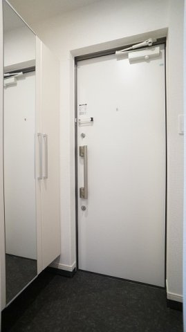 落ち着いた玄関です