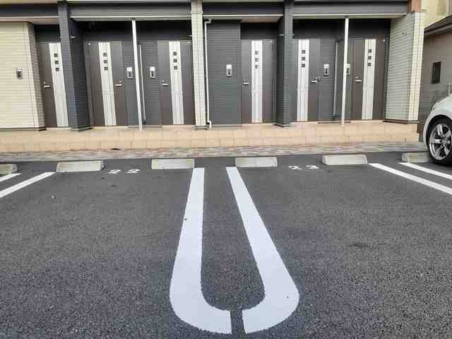 駐車場があるので、車を買う予定の方も安心です