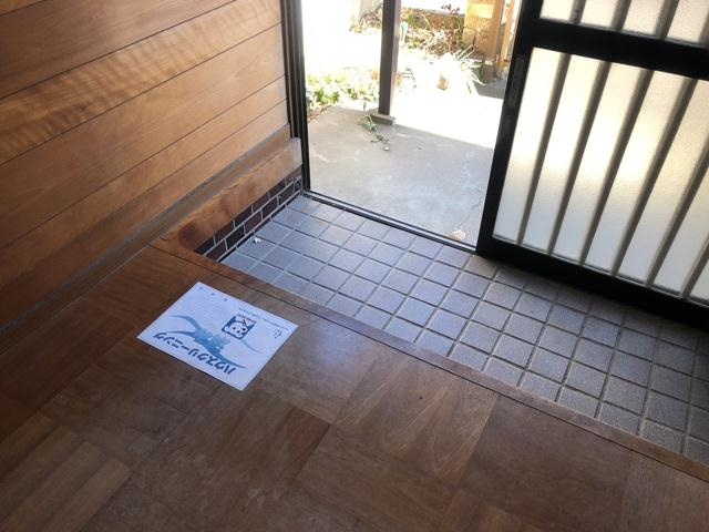 収納もある玄関です