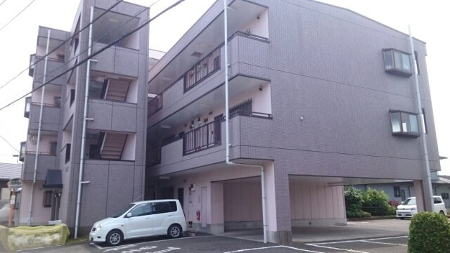落ち着いた雰囲気の外観です