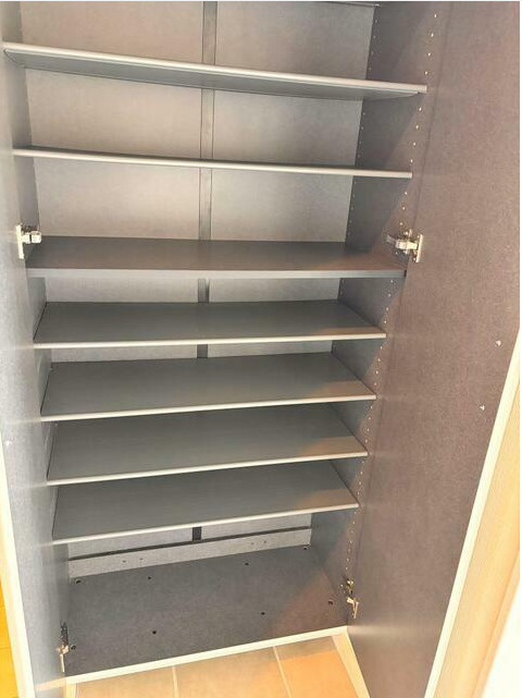 オーガスタの設備|たくさん入るシューズBOXです