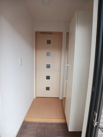 エレガン．メゾンの玄関