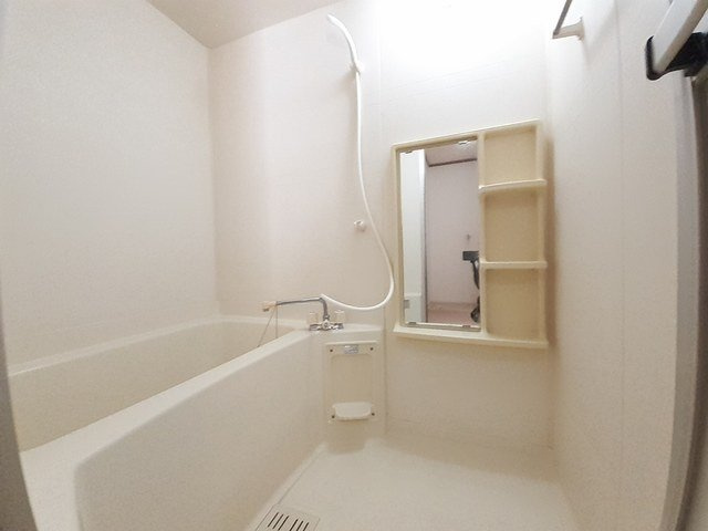 リバティさつきＢの浴室