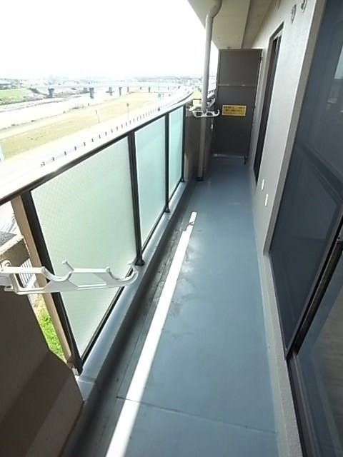 リヴィエール園田のバルコニー