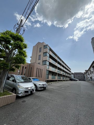 リヴィエール園田の外観