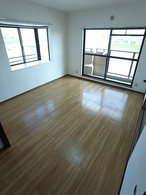リヴィエール園田の居間・リビング