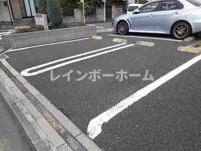 ブラン　エトワールの駐車場