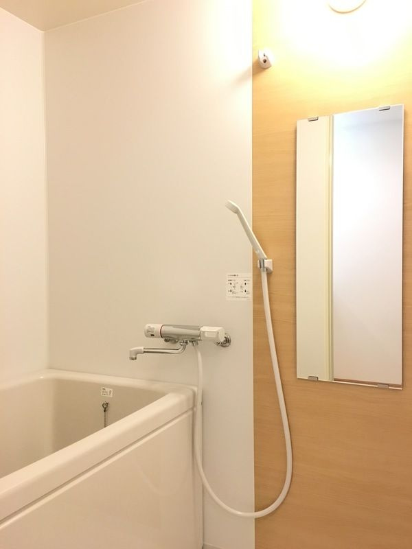 福岡市東区名島２丁目の賃貸マンションの浴室