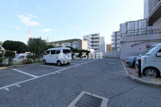 【駐車場】