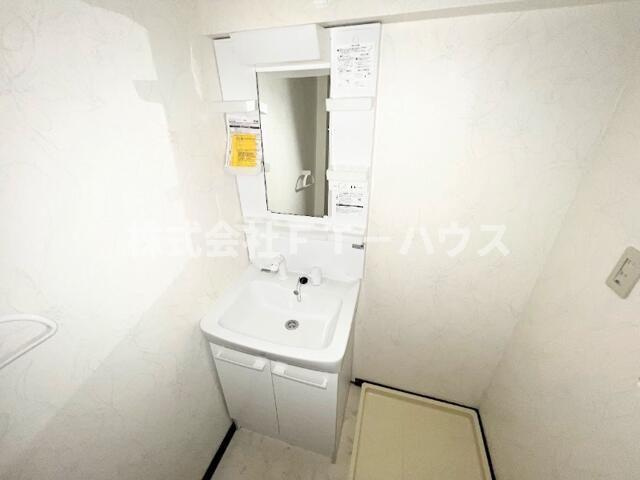 リアライズ市川原木の独立洗面台