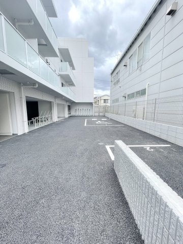 アイルプレミアム押上イーストの駐車場